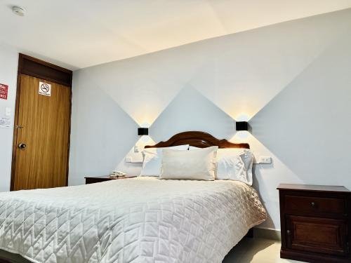 20250331_225402122_ios