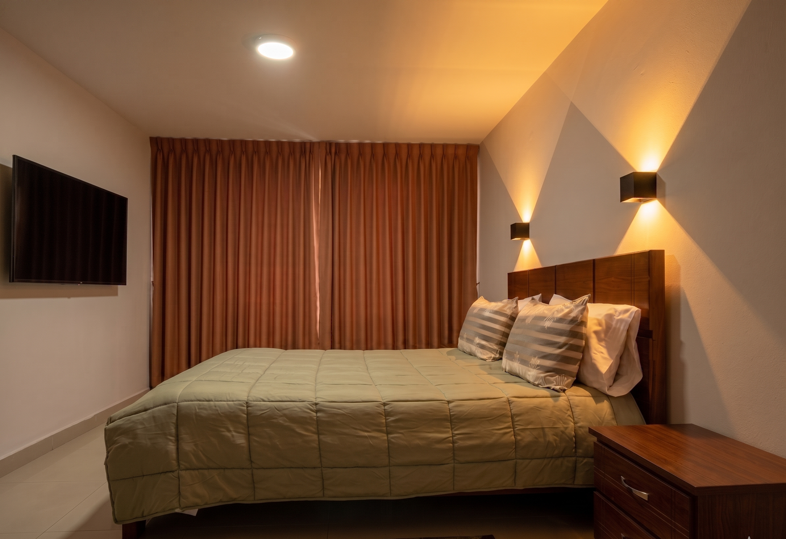Habitación Matrimonial para pareja en el norte de Quito